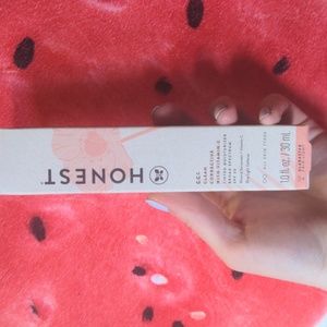 NWT Honest CC Tinted Moisturizer in Alabaster